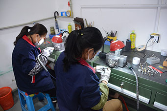 塑膠精密模具制造中常用的拋光方法有哪些？