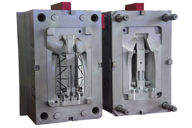 銘洋宇通汽車(chē)注塑模具加工