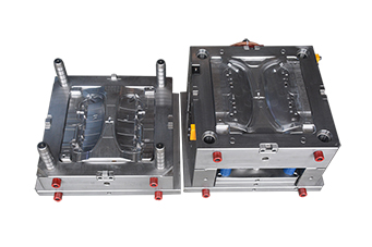 精密塑膠模具廠，精度方面可以達(dá)到0.015mm