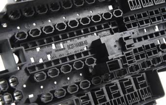 注塑模具進膠方式詳解：打破常規(guī)，提升生產(chǎn)效率