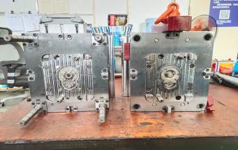 如何確定模塑分模線的位置？